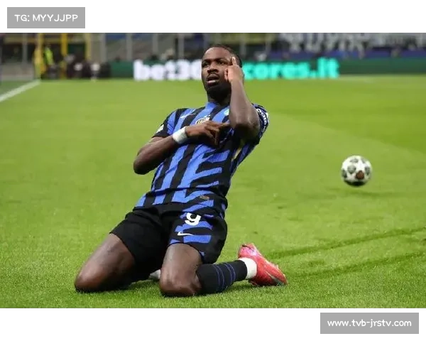 图拉姆左大腿肌肉受伤 欧冠赛后休战一个月