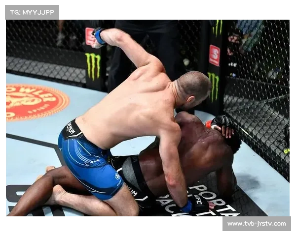 德里库斯·杜·普莱西斯优势战胜肖恩·斯特里克兰，卫冕中量级冠军